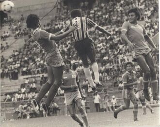 1983.09.04 - Seleção Salvadorenha 1 x 2 Grêmio - foto.jpg