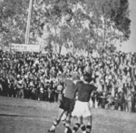 1939.08.13 - Amistoso - Internacional 5 x 2 Grêmio - Uma disputa de bola.png