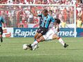 Diário Gaúcho - Marcelo Costa disputa a bola com adversário.jpg