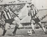 1968.06.09 - Peñarol 0 x 1 Grêmio - Volmir disputa a bola com Figueroa.jpg